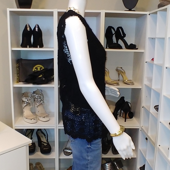 THE WRIGHTS FLORAL CROCHET SWEATER - Picture 6 of 8